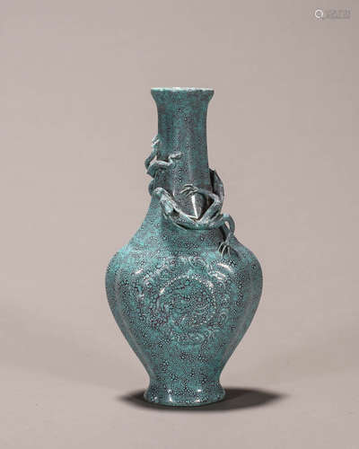 A Yijun kiln glazed dragon porcelain vase