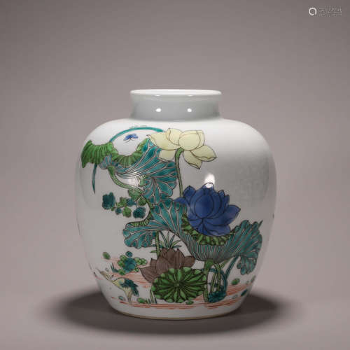 A famille rose lotus porcelain jar