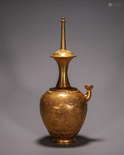 A crane patterned gilding copper vase