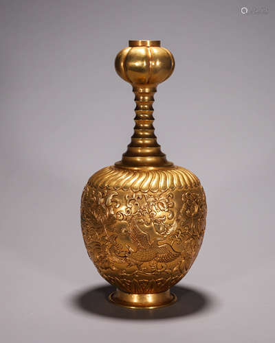 A phoenix bird patterned gilding copper vase