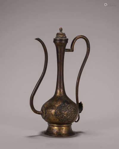 A flower gilding copper ewer