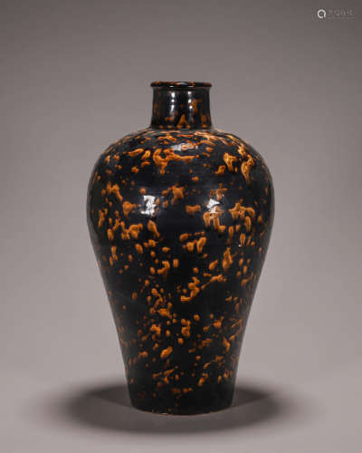 A Jizhou kiln glazed porcelain vase