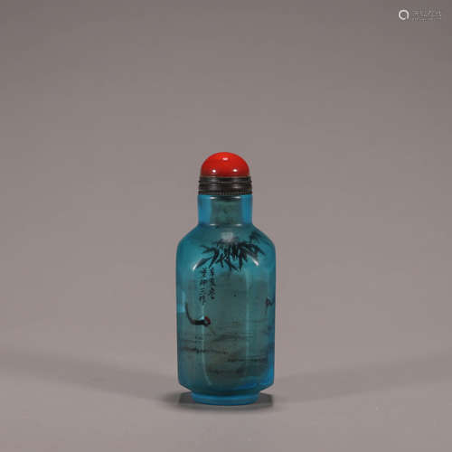 A crane patterned glass snuff bottle