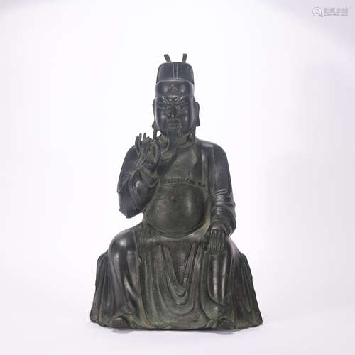 A bronze statue of Guanyu