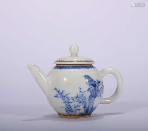 A blue and white winepot