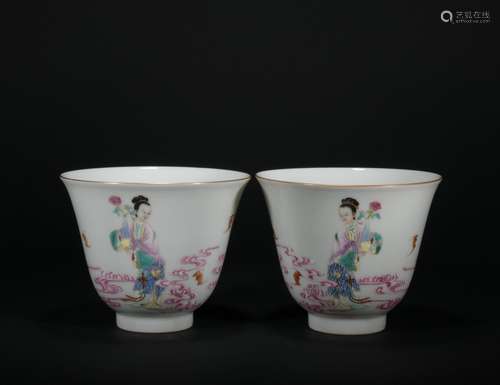 A Pair of Chinese Famille Rose Cups