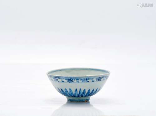 Bol en porcelaine peint et émaillé en bleu et blanc, Chine, ...