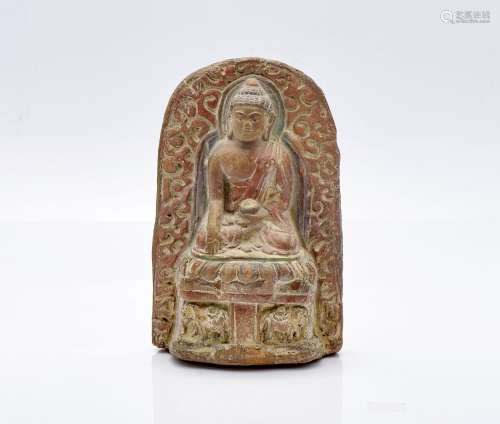 Petite stèle en terre cuite peinte avec le Bouddha de la Méd...