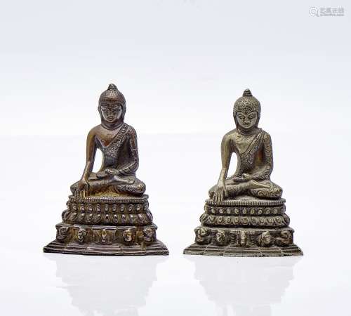 Deux sculptures avec Bouddha en alliage de cuivre, Tibet, 20...
