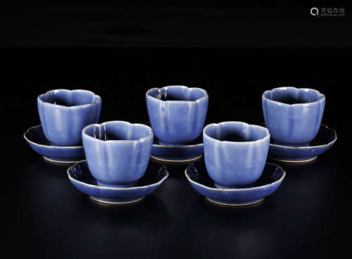 清 霽藍釉花口茶杯連托五組