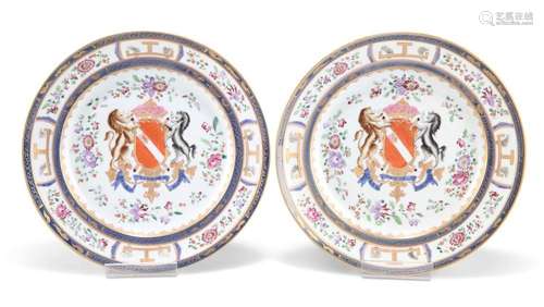 A PAIR OF SAMSON ARMORIAL PLATES, LATE 19TH CENTURY, in Chin...