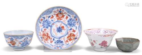 A CHINESE IMARI TEA BOWL AND SAUCER, 18TH CENTURY; together ...