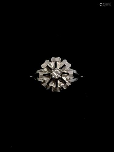 Bague solitaire en or gris 18K (750°/00) ornée d’un diamant ...
