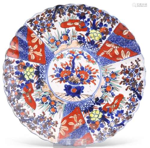 A JAPANESE IMARI CHARGER, LATE 19TH CENTURY, with scallop-ed...