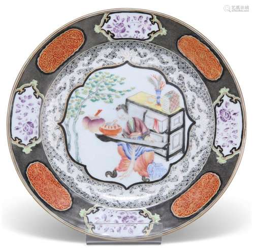 AN 18TH CENTURY CHINESE FAMILLE ROSE PLATE, circular, painte...