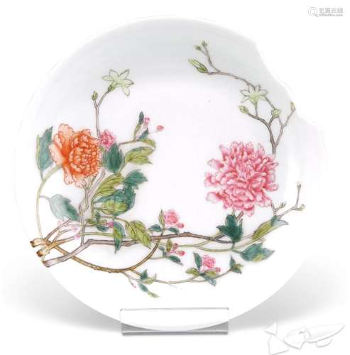 A CHINESE FAMILLE ROSE CHRYSANTHEMUM DISH, circular, bears u...