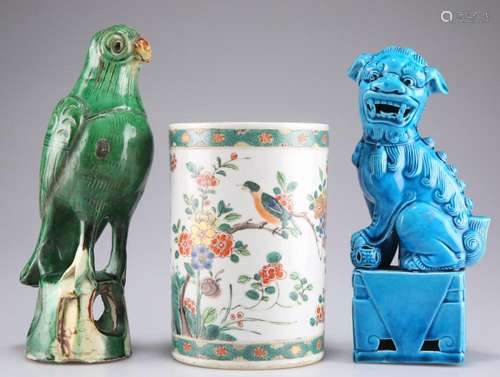 A GROUP OF CHINESE CERAMICS, comprising turquoise-glazed fu ...