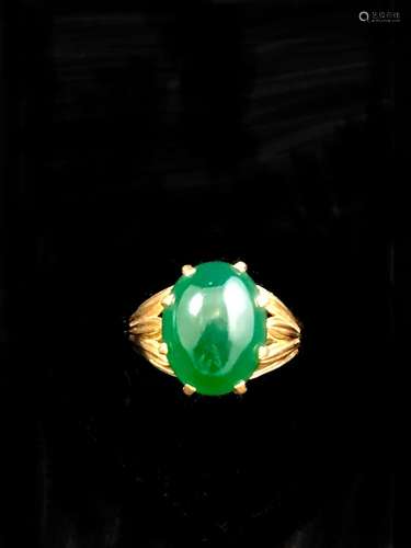 Bague cocktail en or jaune 18K (750°/00) ornée d’un cabochon...