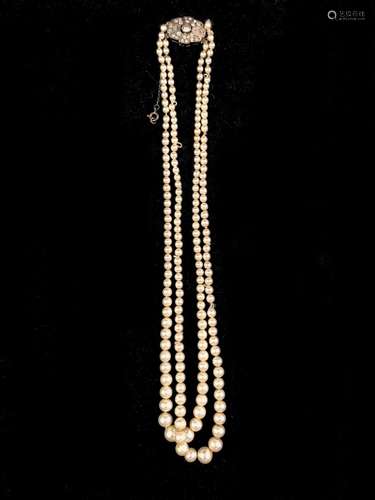 Collier de deux rangs de perles fantaisie en chute