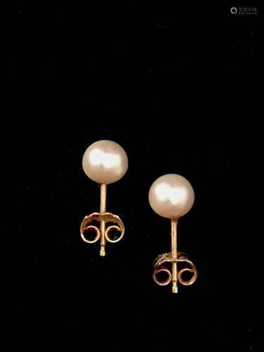 Paire de boutons d’oreilles en or jaune 18K (750°/00) ornée ...