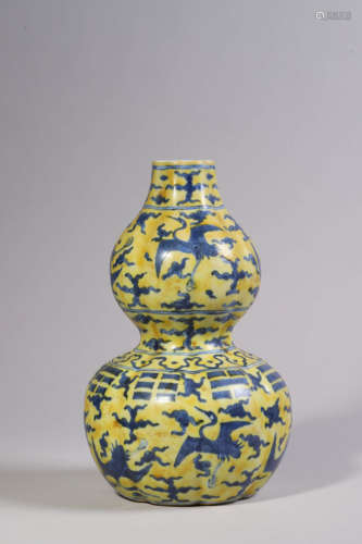 Yellow-Ground and Underglaze Blue Crane Double-Gourd-Shape V...