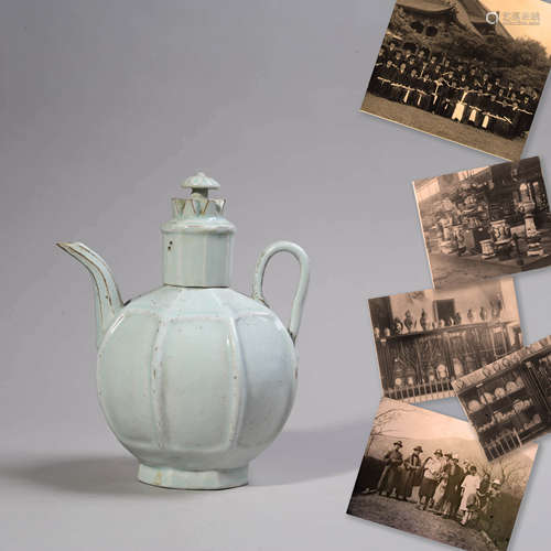 Incised Misty-Blue Glaze Octagonal Pot