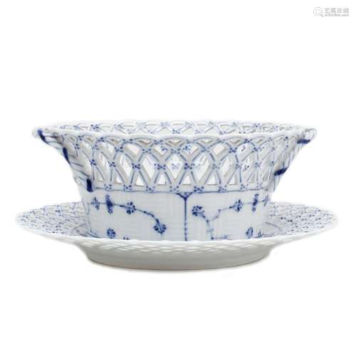 Royal Copenhagen "Blue Fluted" Galler Bowl & D...