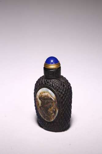 A CHINESE GLASS MOTHER OF PEARL INLAY SNUFF BOTTLE
