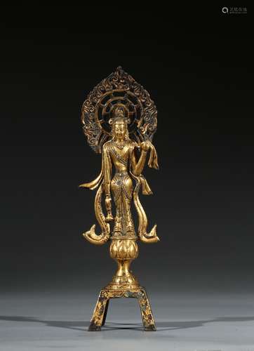 A GILT BRONZE FIGURE OF AVALOKITESHVARA BUDDHA