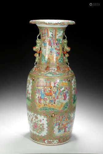 A LARGE CANTON FAMILLE ROSE VASE