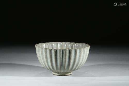 A GE-TYPE CHRYSANTHEMUM BOWL