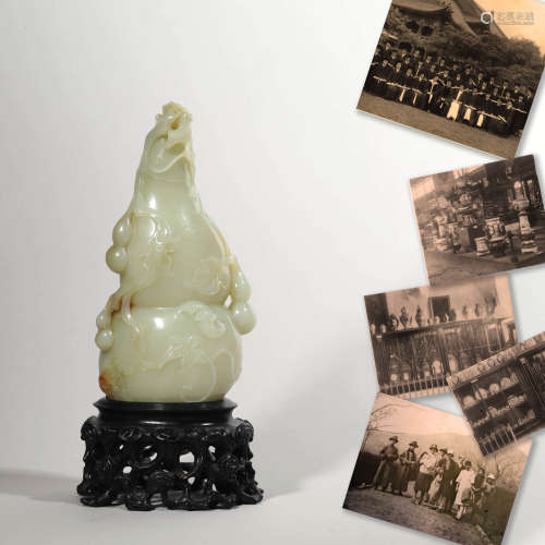 Chinese White Jade Double-Gourd-Shape Ornament