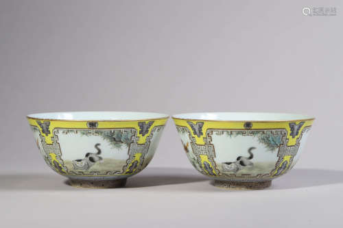 Pair of Yellow-Ground Grisaille Figure Bowls