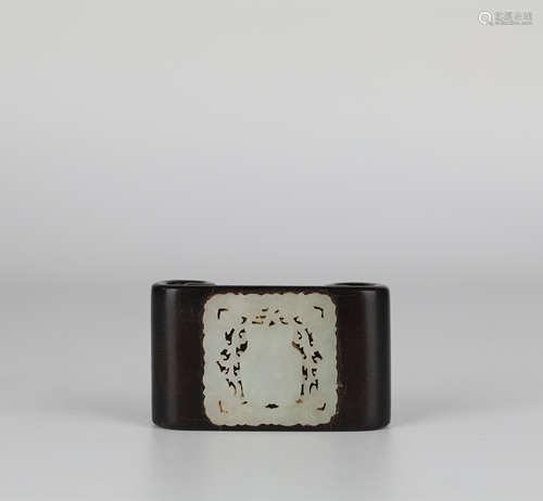 Chinese red sandalwood inlaid with white jade scroll, Qing