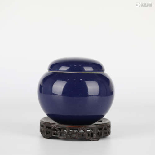 Sapphire blue glazed porcelain jar, Yongzheng