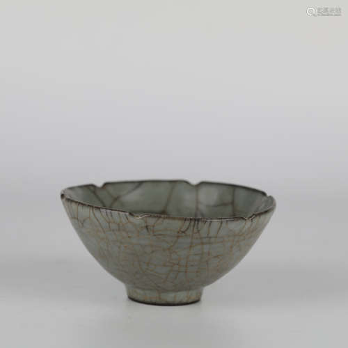 with natural cracks bowl, Yuan