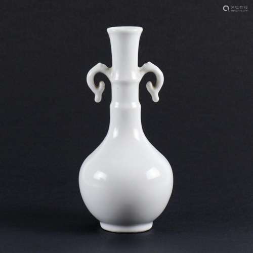 A Chinese White Glazed Vase With Two Handles