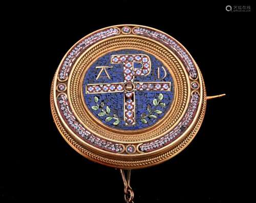 An Italian gold micro mosaic brooch