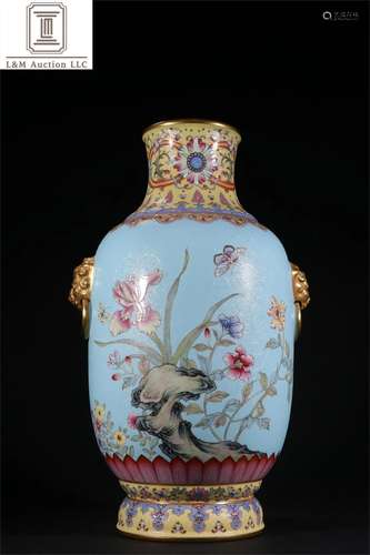 A Chinese Blue Glazed Famille Rose Pocelain Vase