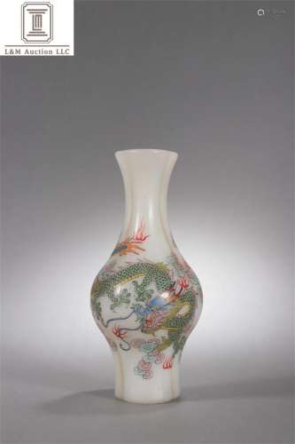 A Chinese Peking Glass Dragon Patterned Vase