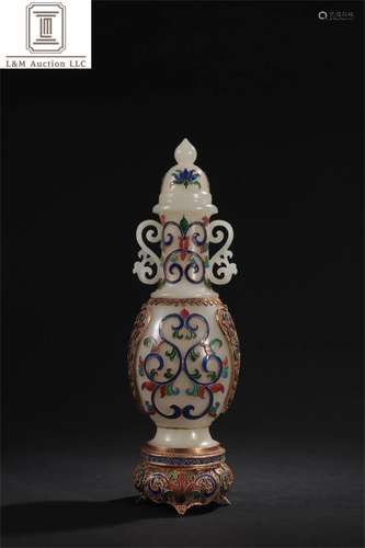 A Chinese Decorative Carved Jade Vase