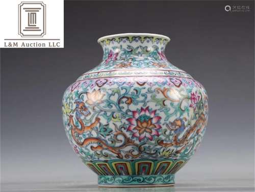 A Chinese Dou-Cai Galzed Porcelain Dragon Jar