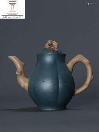 A Chinese Yixing Zisha Teapot