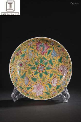 A Chinese Yellow Glazed Famille Rose Porcelain Plate