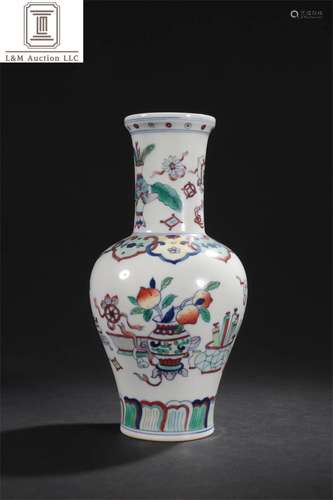 A Chinese Decorative Dou-Cai Glazed Porcelain Vase