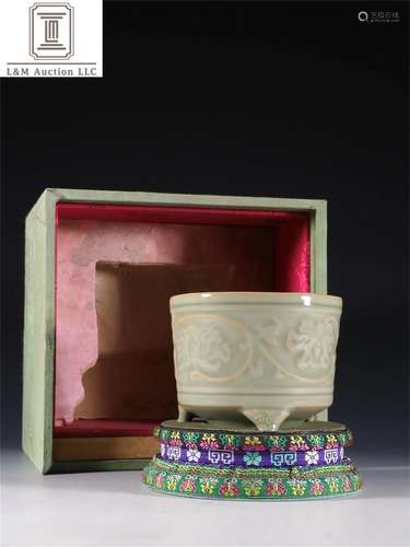 A Chinese Longquan Kiln Flower Incense Burner