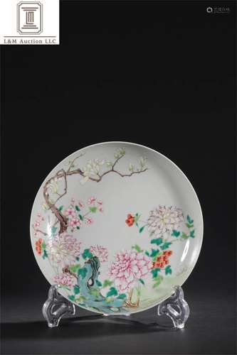 A Chinese Famille Rose Porcelain Flower Plate