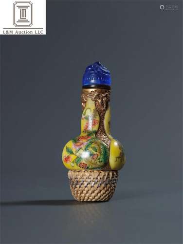 A Chinese Peking Glass Fulu Snuff Bottle