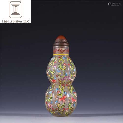 A Chinese Peking Glass Snuff Bottle with Flower