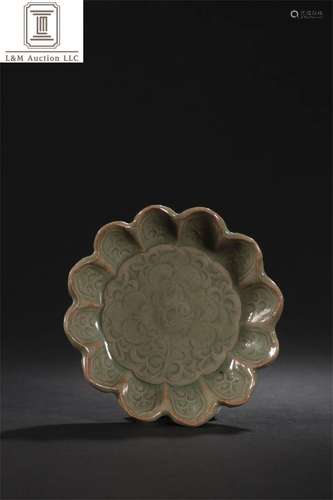 A Chinese Yaozhou Kiln Porcelain Flower Plate